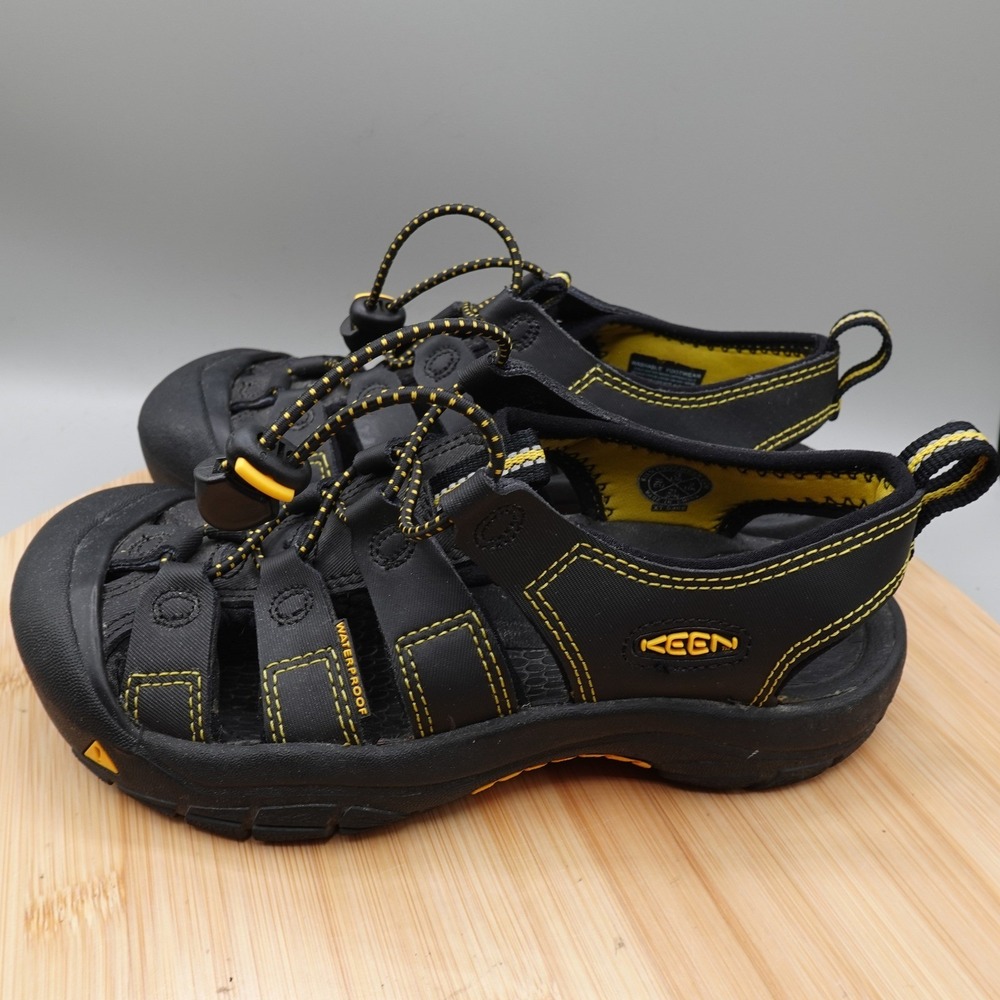 KEEN Sandals Kids 3 Water Black Yellow Newport H2 Waterproof  Outdoors Flaw